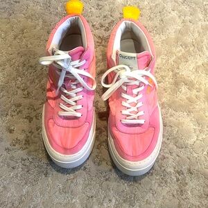 Darling pink Oncept sneakers